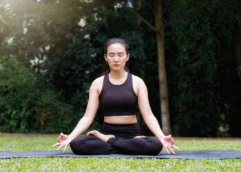 Kaip stiprinti dubens dugną naudojant Mula Bandha techniką