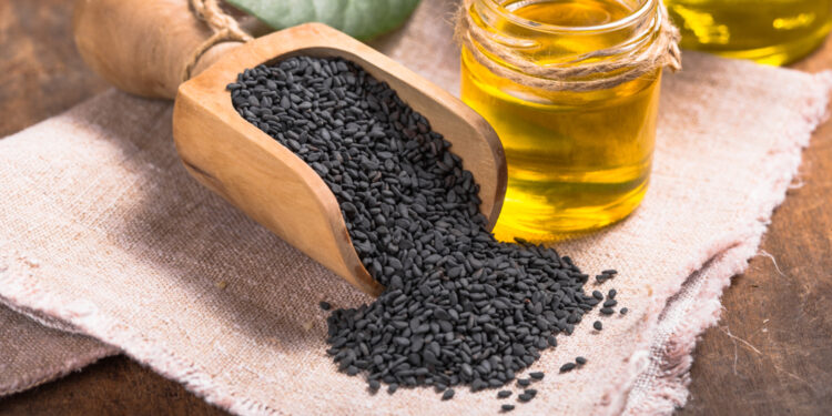 Ar juodgrūdžių aliejus naudingas plaukams?