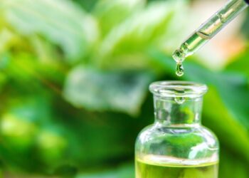 Arbatmedžių aliejus: žvynelinės gydytojas?