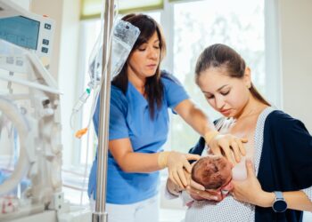 Ką svarbu žinoti apie krūties vėžį žindant