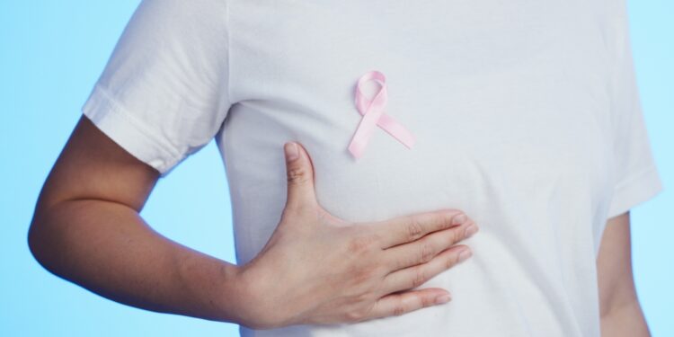 Kokio amžiaus vyrai dažniausiai suserga krūties vėžiu?