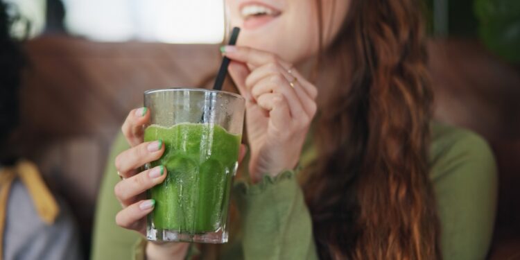 Pradėkite dieną teisingai: vitaminų kupinas žaliasis kokteilis