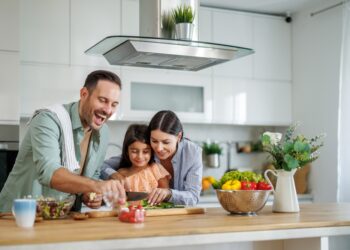 4 priešuždegiminiai ir žvynelinei tinkami receptai namuose