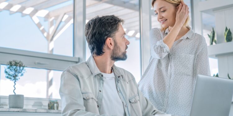 Ar aš įsimylėjusi(-ęs) savo trenerį, ar tiesiog jaučiu aistrą?