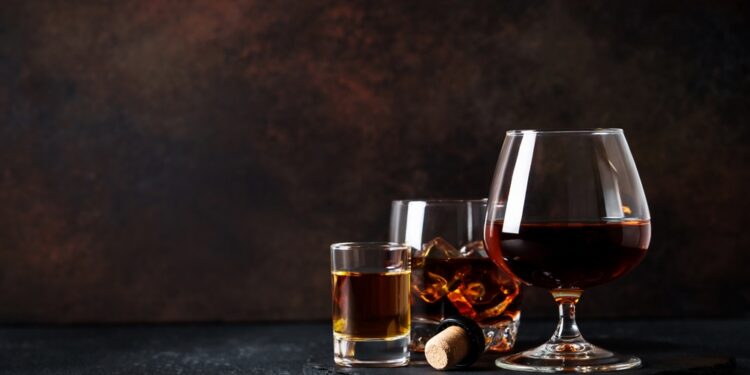 Cefaleksinas ir alkoholis: ar saugu vartoti kartu?