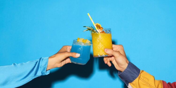 Į jūsų sveikatą: 3 būdai palydėti vasarą su gaiviais kokteiliais be alkoholio