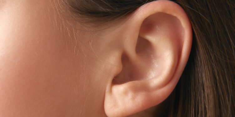 Ką daryti, jei jūsų ausys labiau atsikišusios?