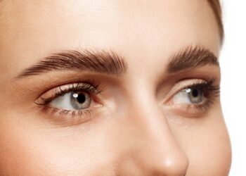 Kodėl turime antakius?