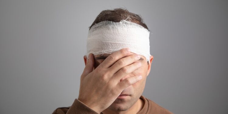 Ar nuo smegenų sukrėtimo gali pakilti temperatūra?