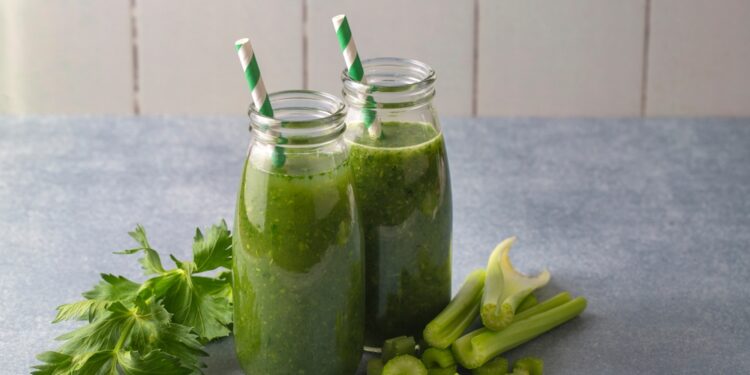 Gerkite salierų sultis: viena stiklinė per dieną – ir pasirūpinsite drėkinimu bei antioksidantais