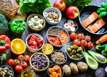 Ar yra maisto produktų, kurių reikėtų vengti vartojant Cymbalta?