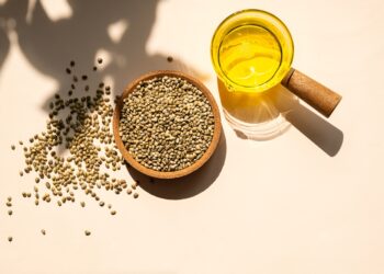 Kanapių sėklų aliejus plaukams