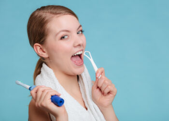 Kodėl svarbu valyti liežuvį norint išlaikyti sveiką burną