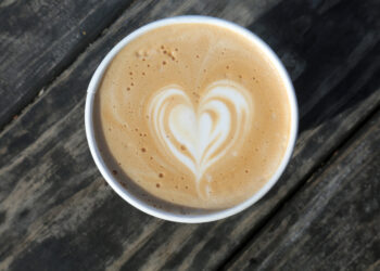 Kofeinas ir krūties vėžys: ar padidėja rizika?