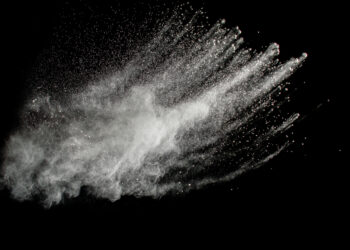 Kas sukelia baltas išskyras iš akių?