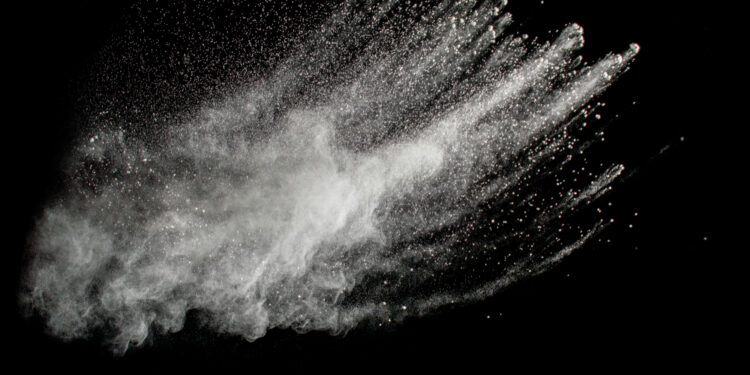 Kas sukelia baltas išskyras iš akių?