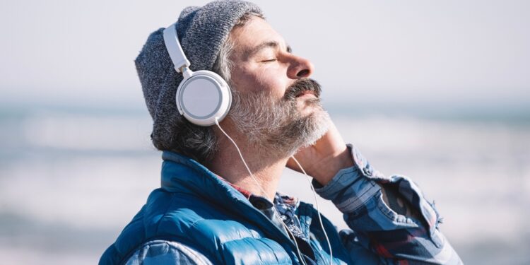 Ar Auvelity sukelia plaukų slinkimą?