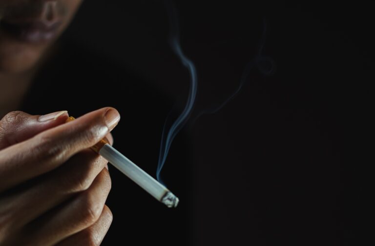 Ar galite būti alergiški cigarečių dūmams?