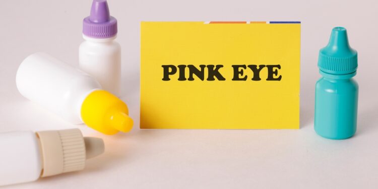 Ar rožinė akis gali sukelti neryškų matymą?