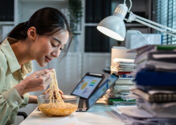 Išsėtinės sklerozės sukeliamas pykinimas: priežastys ir paaiškinimas