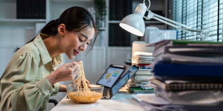 Išsėtinės sklerozės sukeliamas pykinimas: priežastys ir paaiškinimas