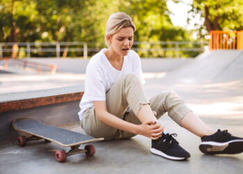 Ką daryti, jei dėl diabeto skauda ar traukia kojas?