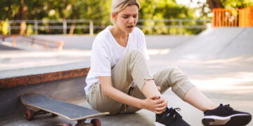 Ką daryti, jei dėl diabeto skauda ar traukia kojas?