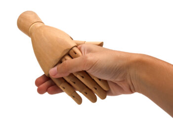 6 rankos trūkčiojimo priežastys