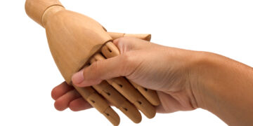 6 rankos trūkčiojimo priežastys