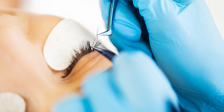 Kaip užsiauginti ilgesnes blakstienas