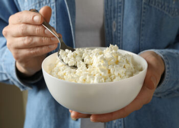 Kaip naudoti varškę veido odos priežiūros rutinoje