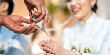 Saugus gimdymo skatinimas: kaip natūraliai paskatinti vandenų nubėgimą