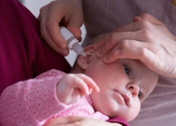 Kaip naudoti ausų lašus