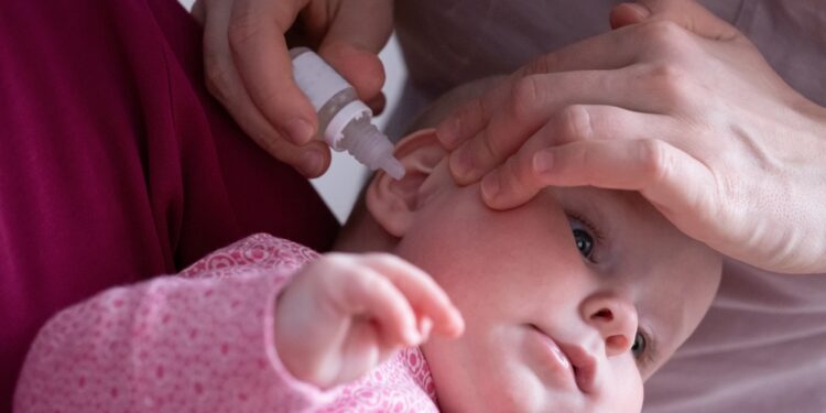 Kaip naudoti ausų lašus