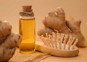 Hibiskų aliejaus nauda jūsų plaukams