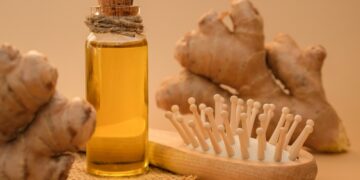 Hibiskų aliejaus nauda jūsų plaukams