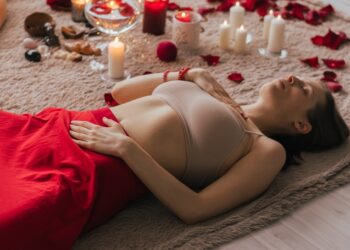 Širodhara: Ajurvedinis streso valdymo metodas