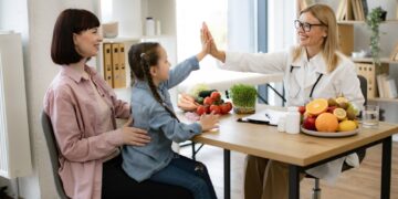 Eksperto atsakymai į dažniausiai užduodamus klausimus apie išsėtinės sklerozės gydymą injekcijomis