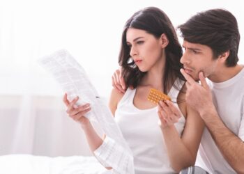 Ar kontraceptikai gali sukelti plaukų slinkimą?