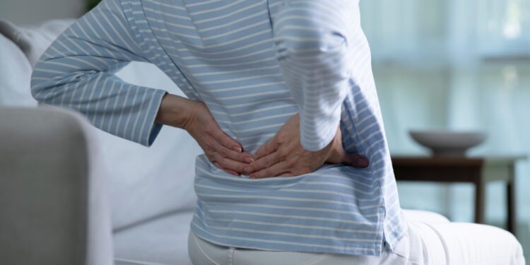 Apatinės nugaros dalies skausmas ir vidurių užkietėjimas