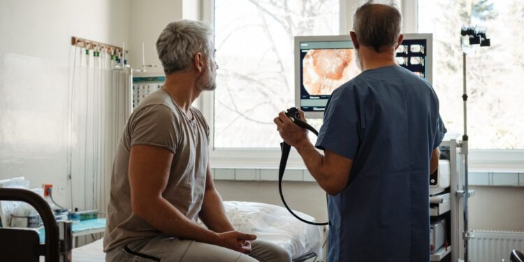 Kolonoskopijos tyrimai, dažnumas ir kita svarbi informacija sergant opiniu kolitu