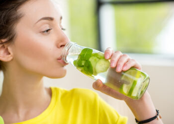 7 agurkų vandens privalumai: būkite hidratuoti ir sveiki