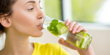 7 agurkų vandens privalumai: būkite hidratuoti ir sveiki