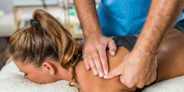 5 pratimai stipriems pečiams: kaip stabilizuoti mentis