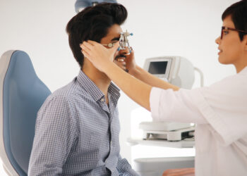 Svarbiausia apie akies dugno tyrimą ir kataraktą