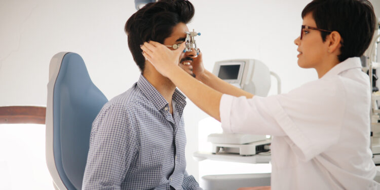 Svarbiausia apie akies dugno tyrimą ir kataraktą