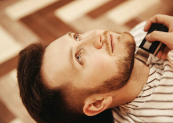 Kaip paskatinti barzdos augimą