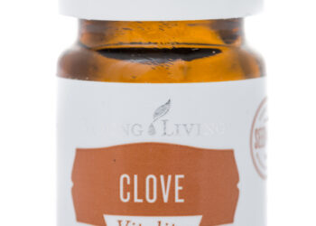 Viskas, ką reikia žinoti apie vetiverijų eterinį aliejų