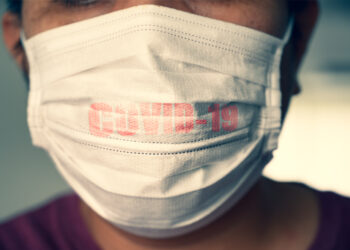 Pamišusios mintys: Man atsibodo klausytis apie COVID-19. Ar tai daro mane blogu žmogumi?