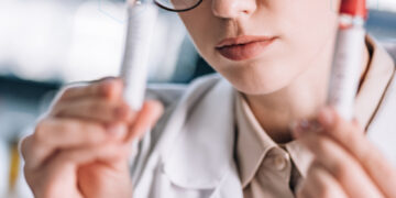 Ar įmanomas klaidingai teigiamas hepatito C testas?